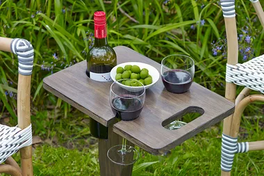 How to make a folding wine holder