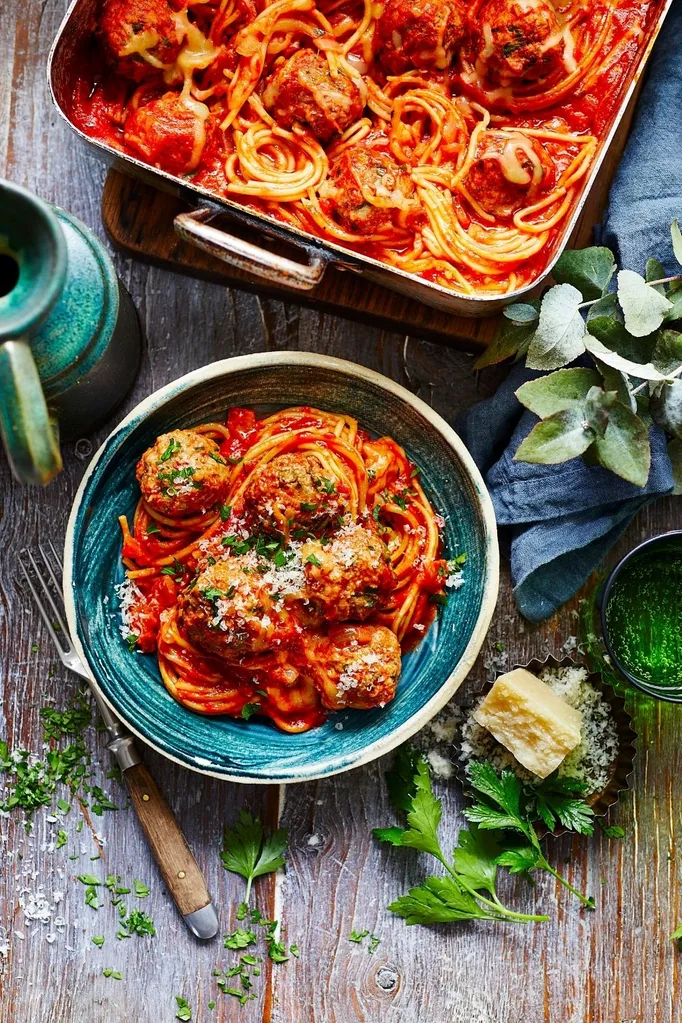 spaghetti-traybake