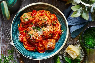 Spaghetti and meatballs tray bake