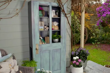 How to build a vintage-style bookshelf