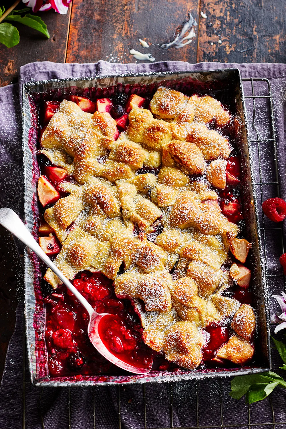 Apple berry pie tray bake