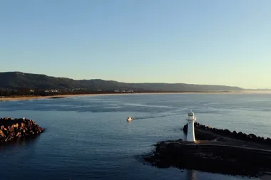 Johanna and Karen visit Wollongong harbour