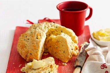 Herb and cheese damper