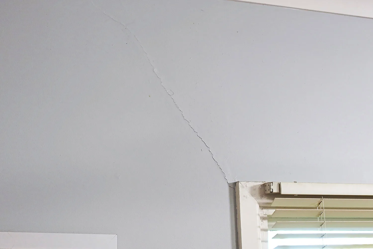 Crack in wall