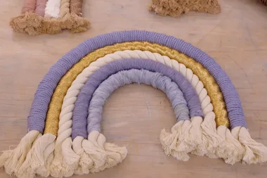 Road trip: Joh makes a macramé rainbow