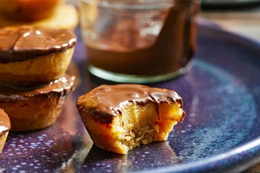Chewy chocolate caramel cups
