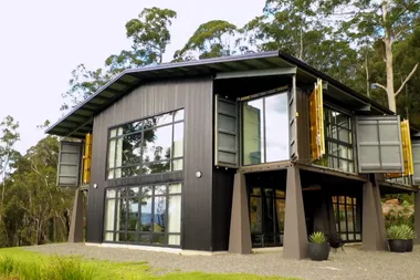 Johanna visits Larry Emdur at his shipping container country home