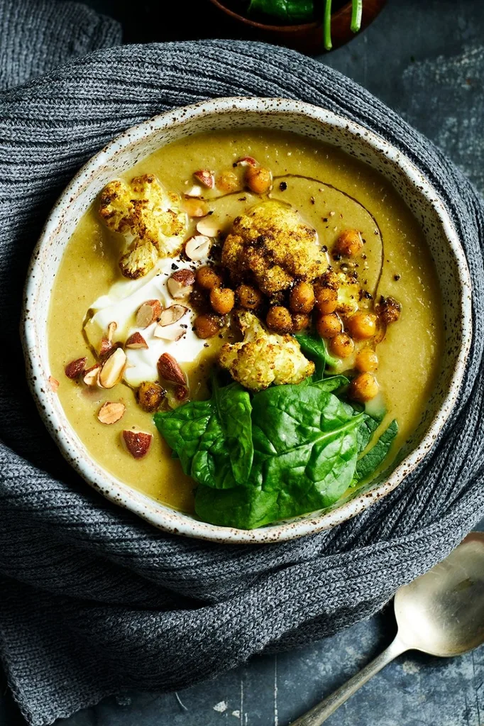 Chickpea curry with cauliflower
