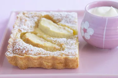 Apple custard tart
