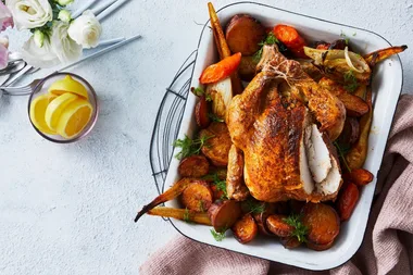 Roast chicken with sweet paprika and root vegetables