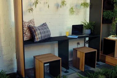 How to make outdoor timber stools