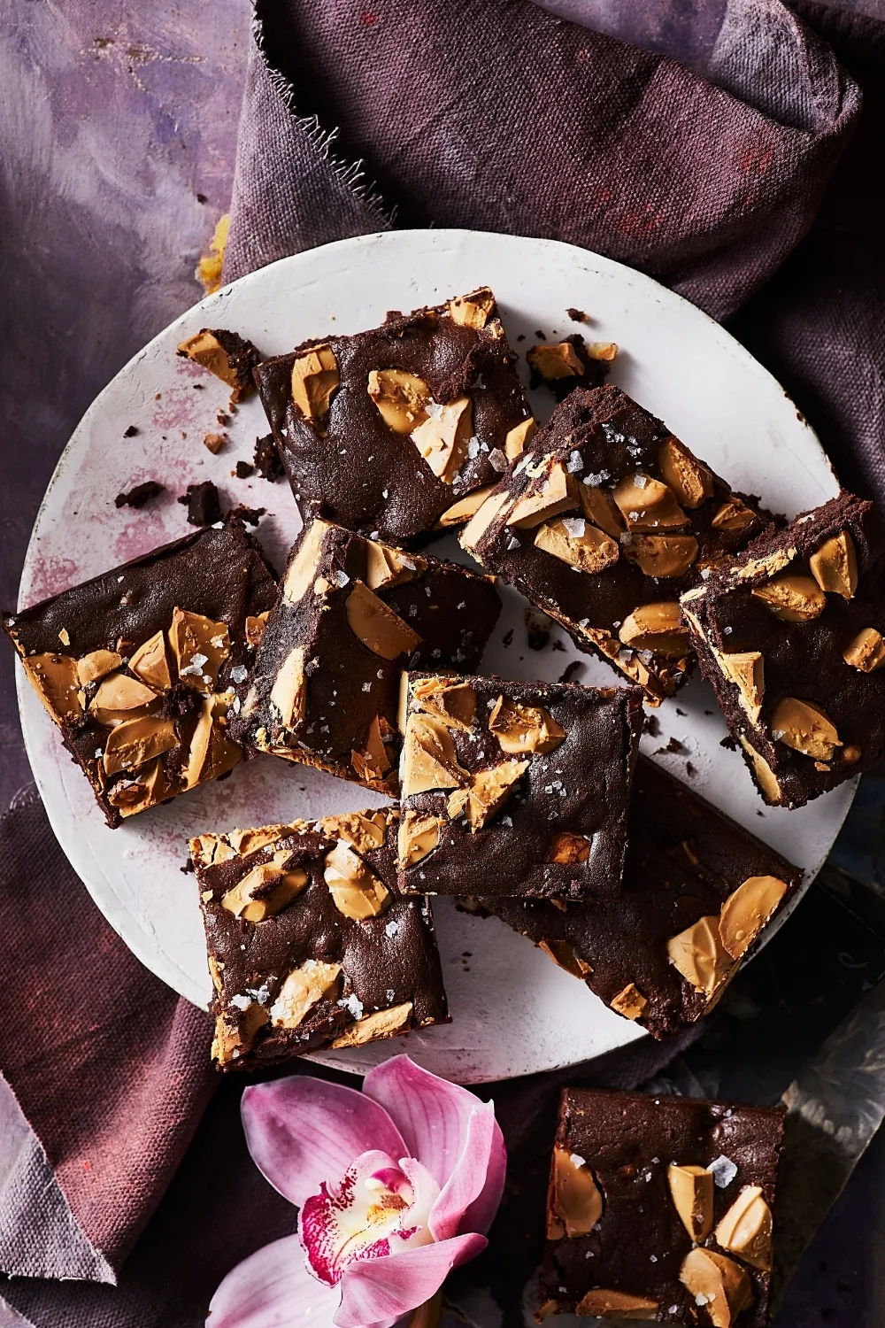 Caramilk macadamia brownies