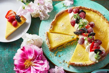 Lemon tart with ginger pastry