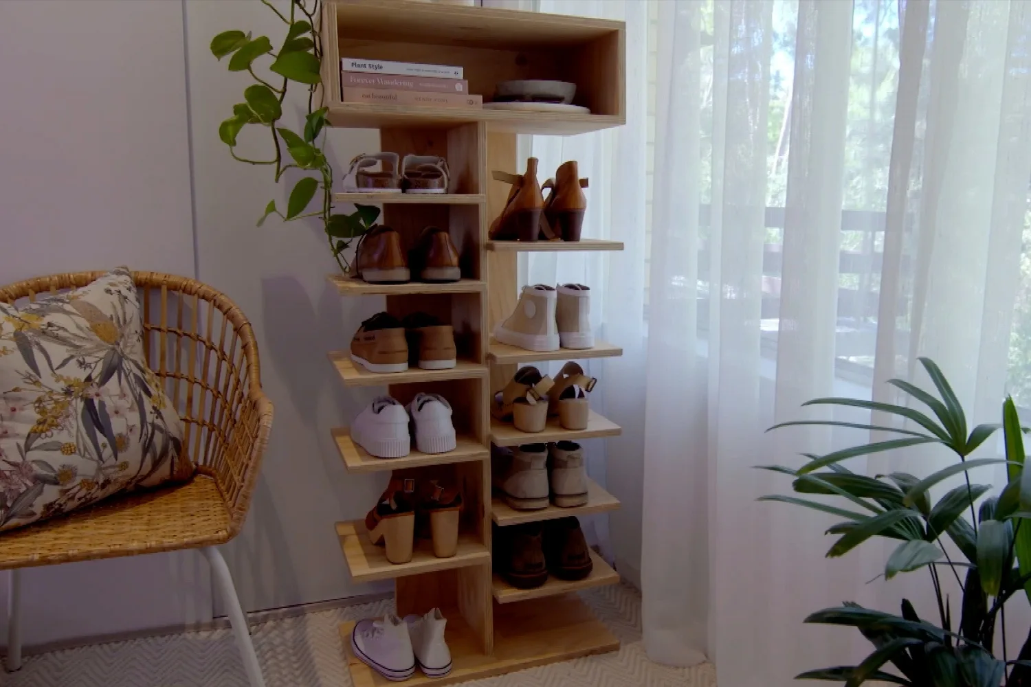 How to build a DIY shoe tower