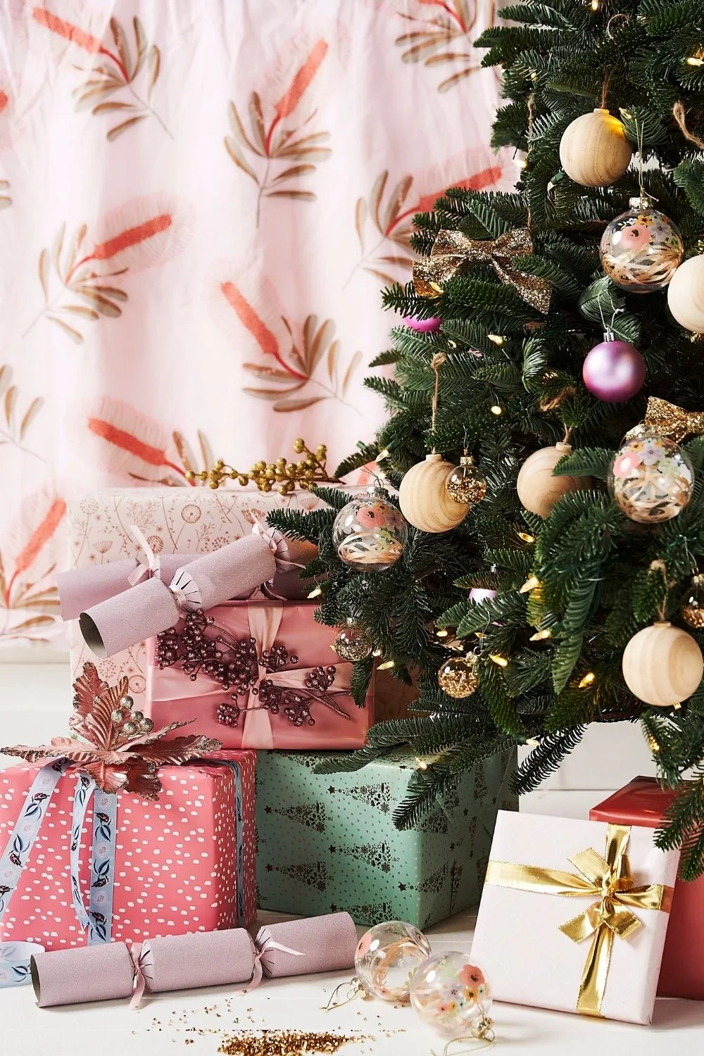 christmas-presents-gift-wrapped