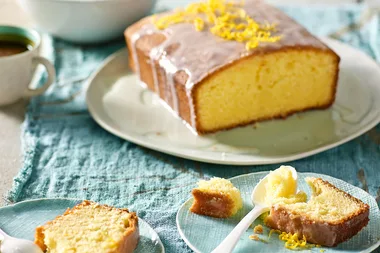Lemon drizzle cake