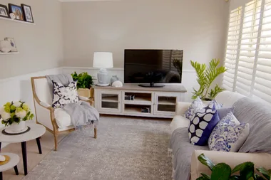 How to create a Hamptons lounge room