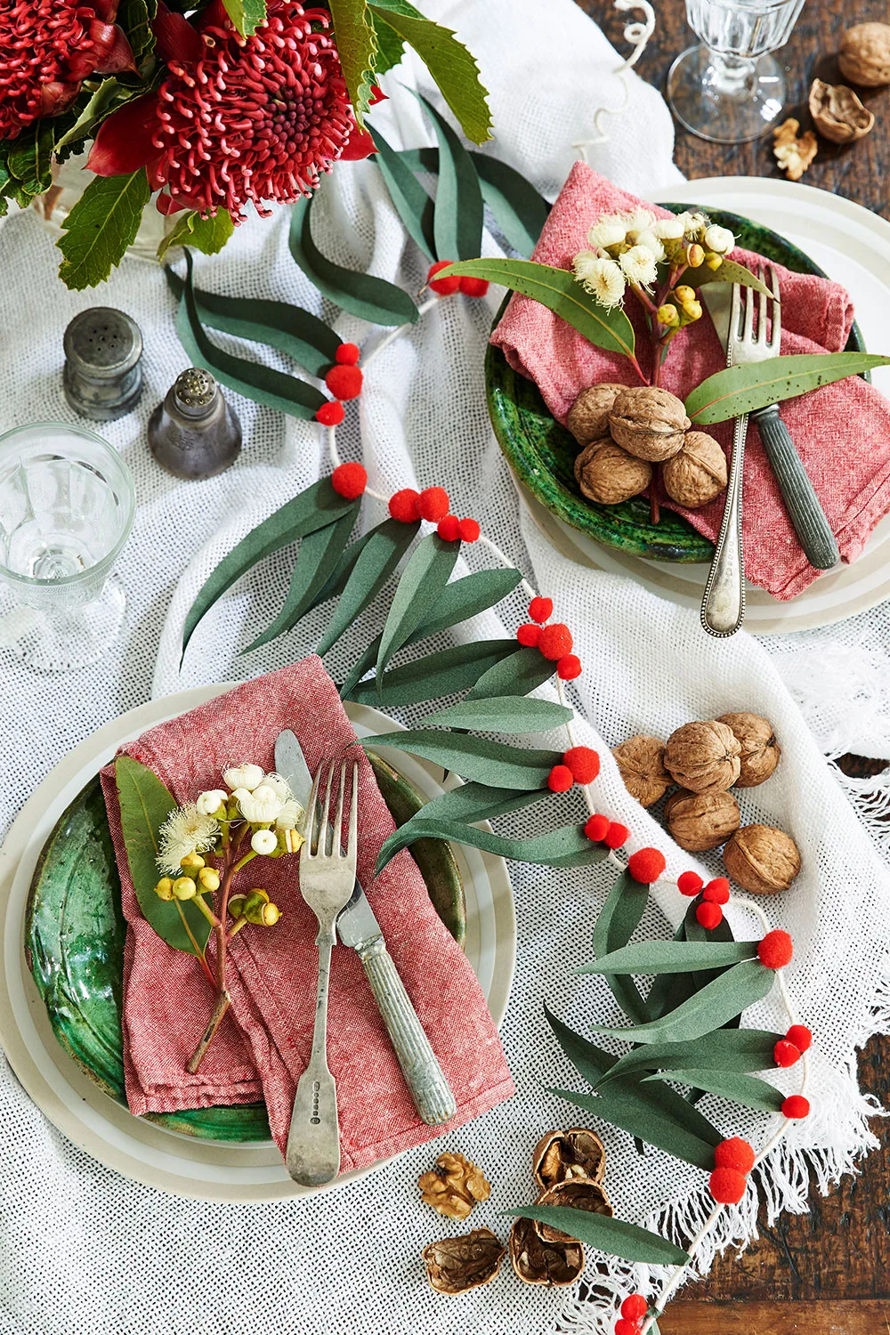 Australian Christmas table decorations