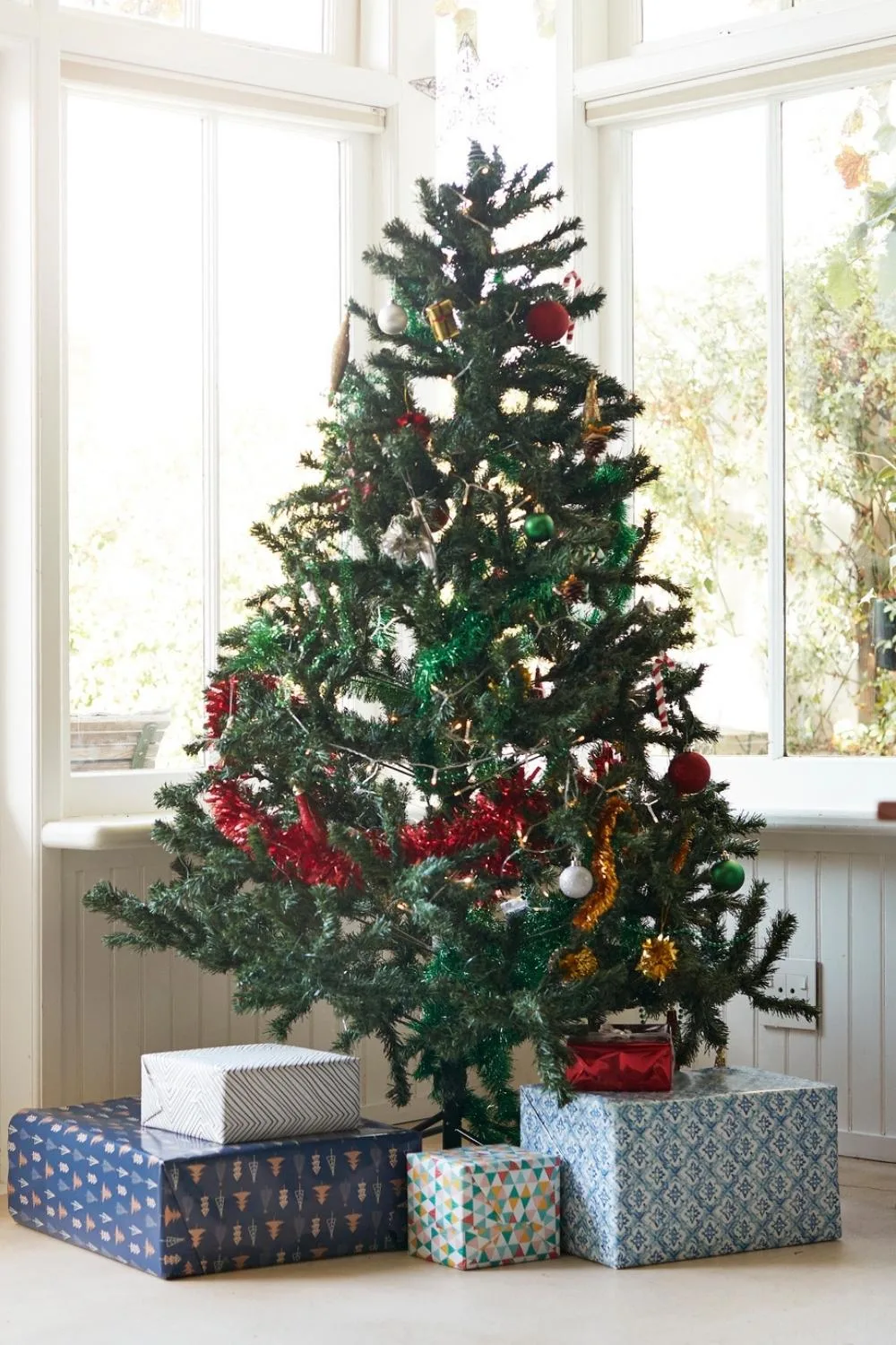 christmas-tree-decorating-mistakes-getty-