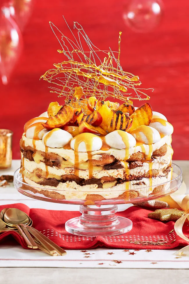Trifle cake with grilled peaches and gingerbread