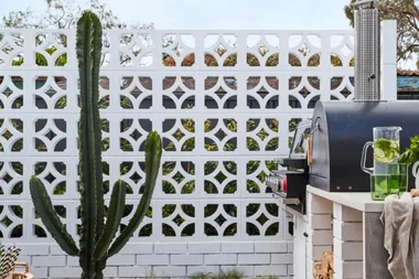 How to build a breeze block wall