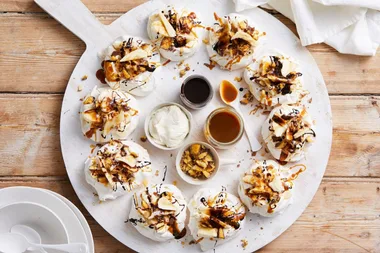 Banoffee pavlova wreath
