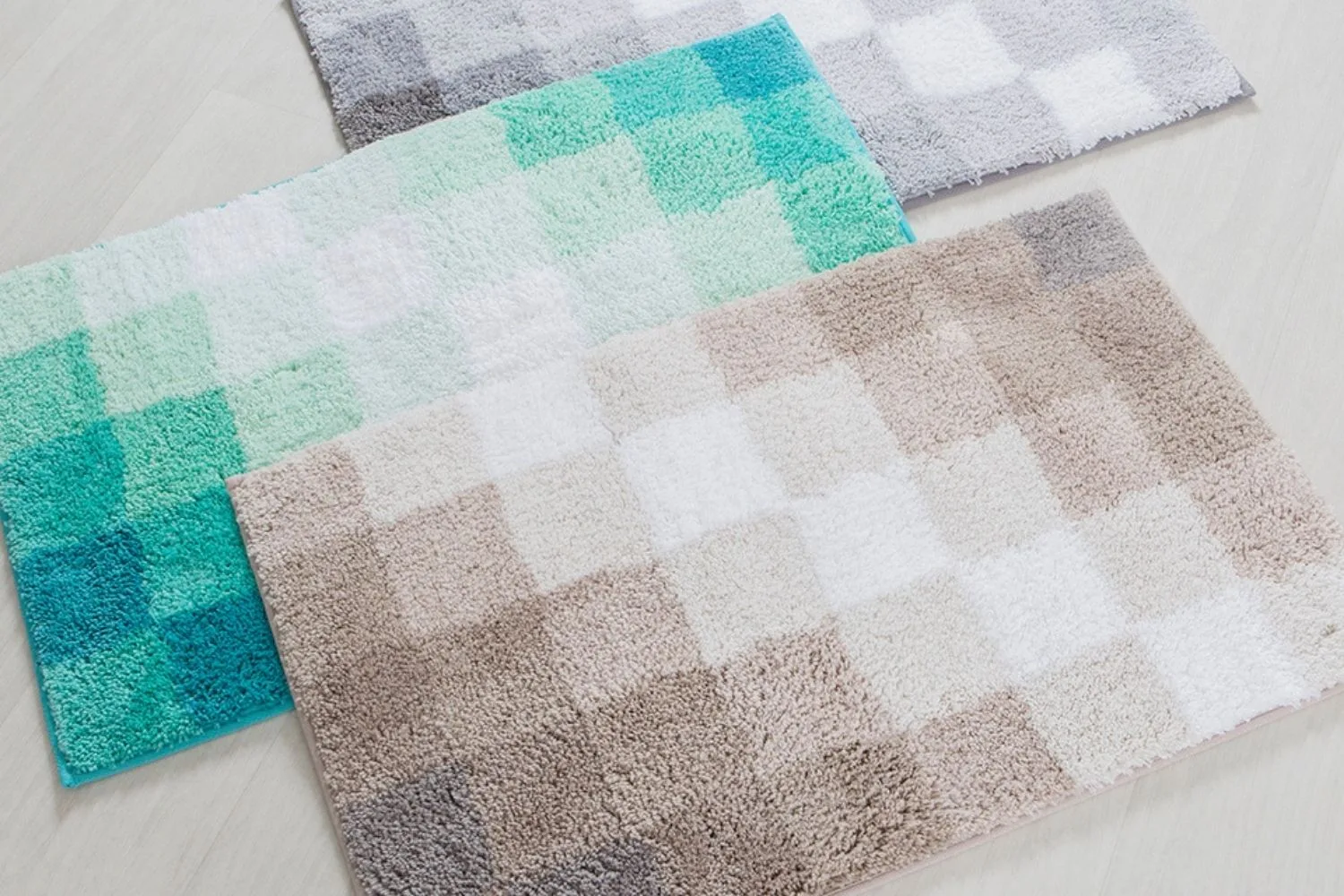 zenith-bath-mat-pixels-squares