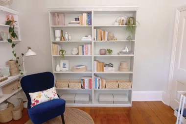 How to transform two old bookcases into a custom library