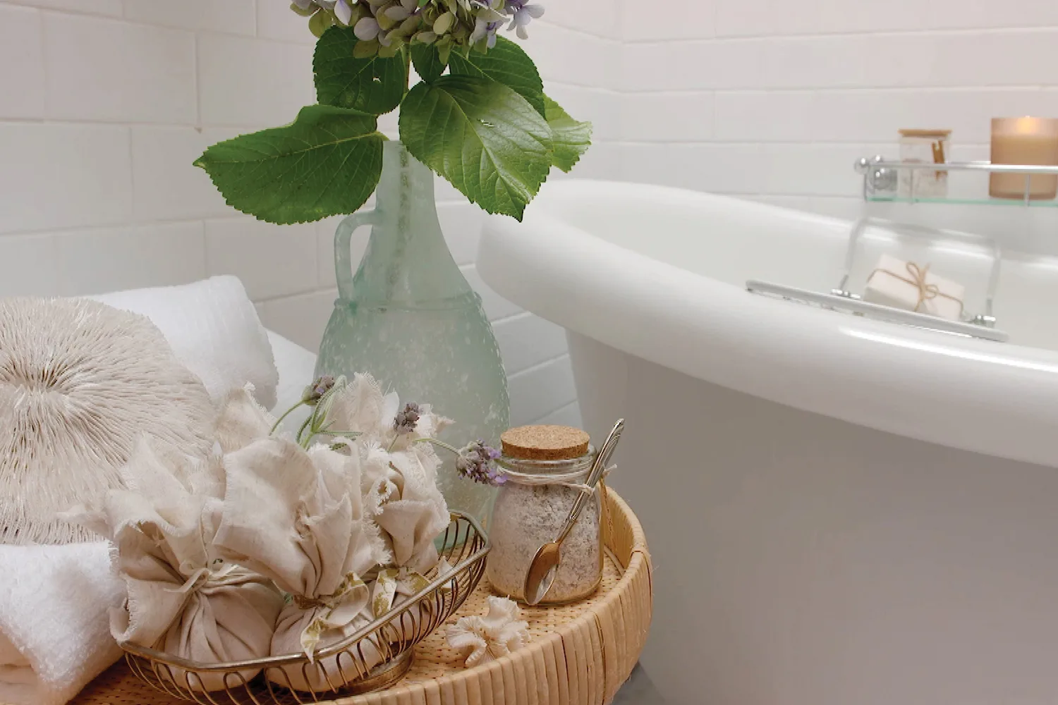 How to make bath salts and lip balm