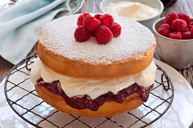 3 minute sponge with jam and cream