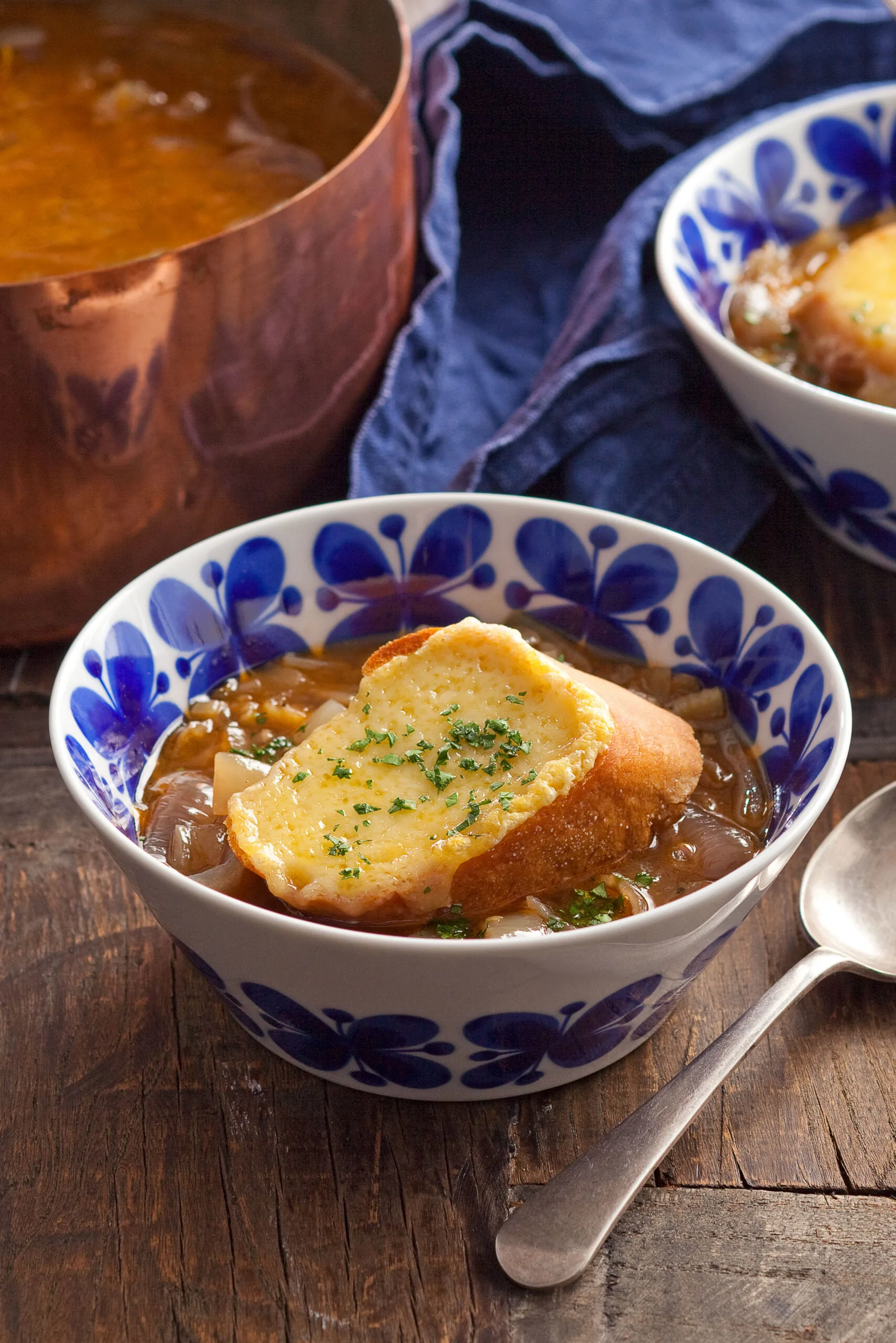 french-onion-soup-with-grilled-cheese-baguette