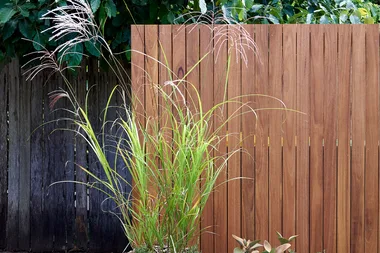 How to screen a rubbish bin