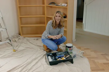 How to paint a wall