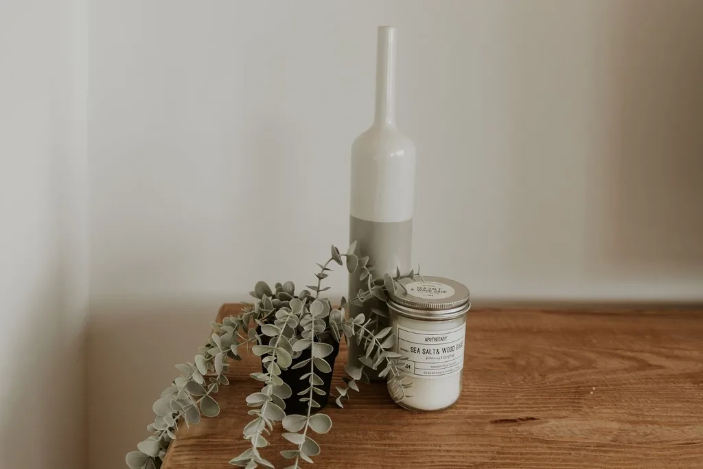 Entice with scents