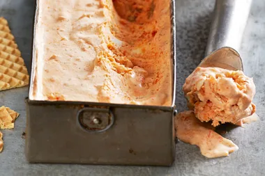 Carrot cake ice-cream