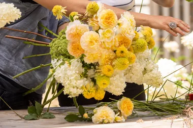 How to arrange flowers