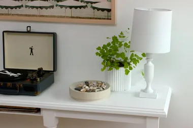 How to turn an old desk into a stylish side table