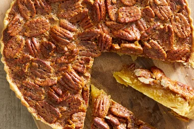 Twin-layer pecan pie