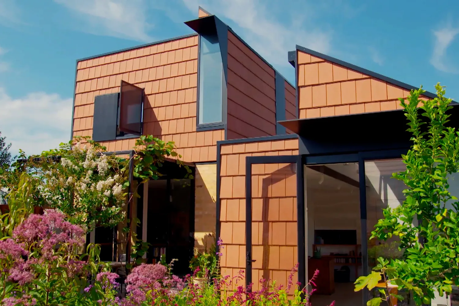 Amazing homes: The terracotta house