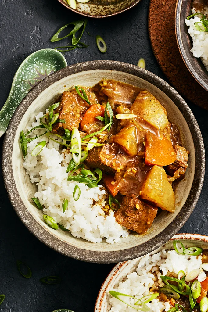 Japanese-style curry with beef and daikon