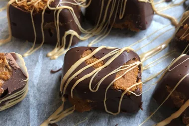 4 ingredient Biscoff chocolates with Caramilk drizzle