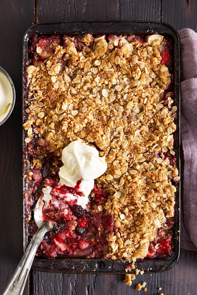 Apple berry crumble