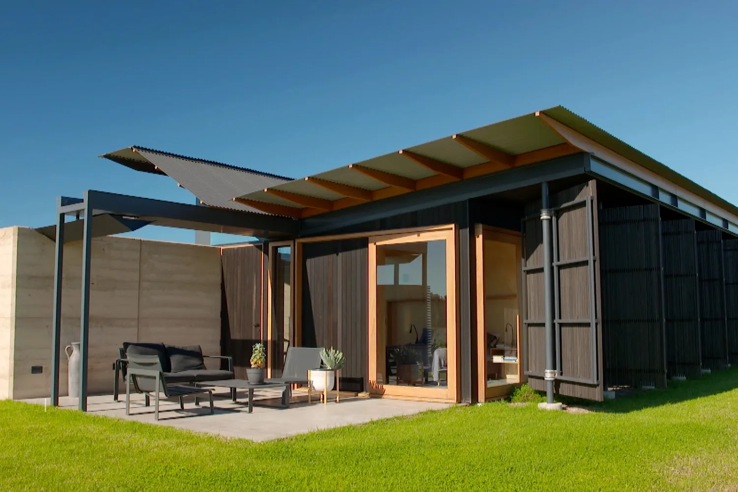 Amazing home: Mystery Bay