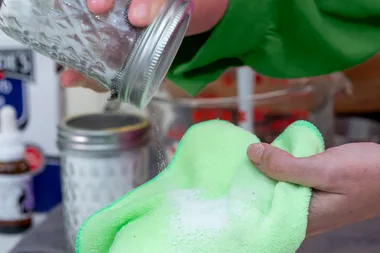 How to make a bicarb scrub to clean your sink, bathtub, stovetop and more