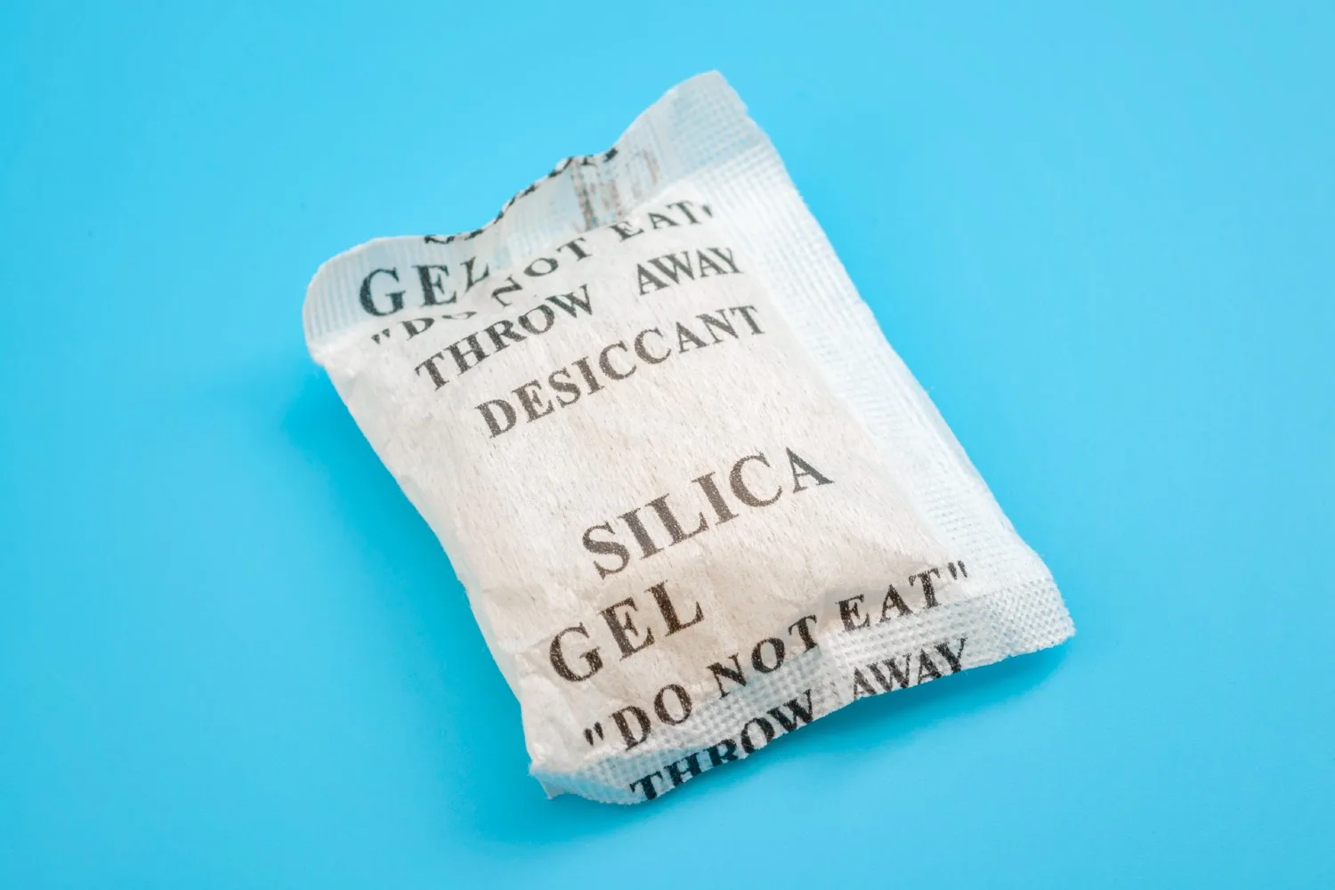 Silica gel packets can become a DIY dehumidifier.