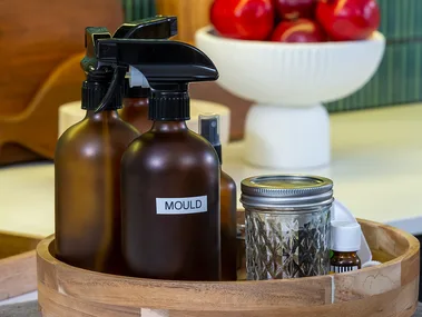 How to make a natural mould remover spray