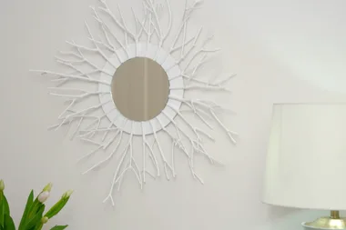 How to make a gorgeous mirror with a twig frame
