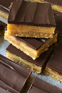 Chocolate caramel slice
