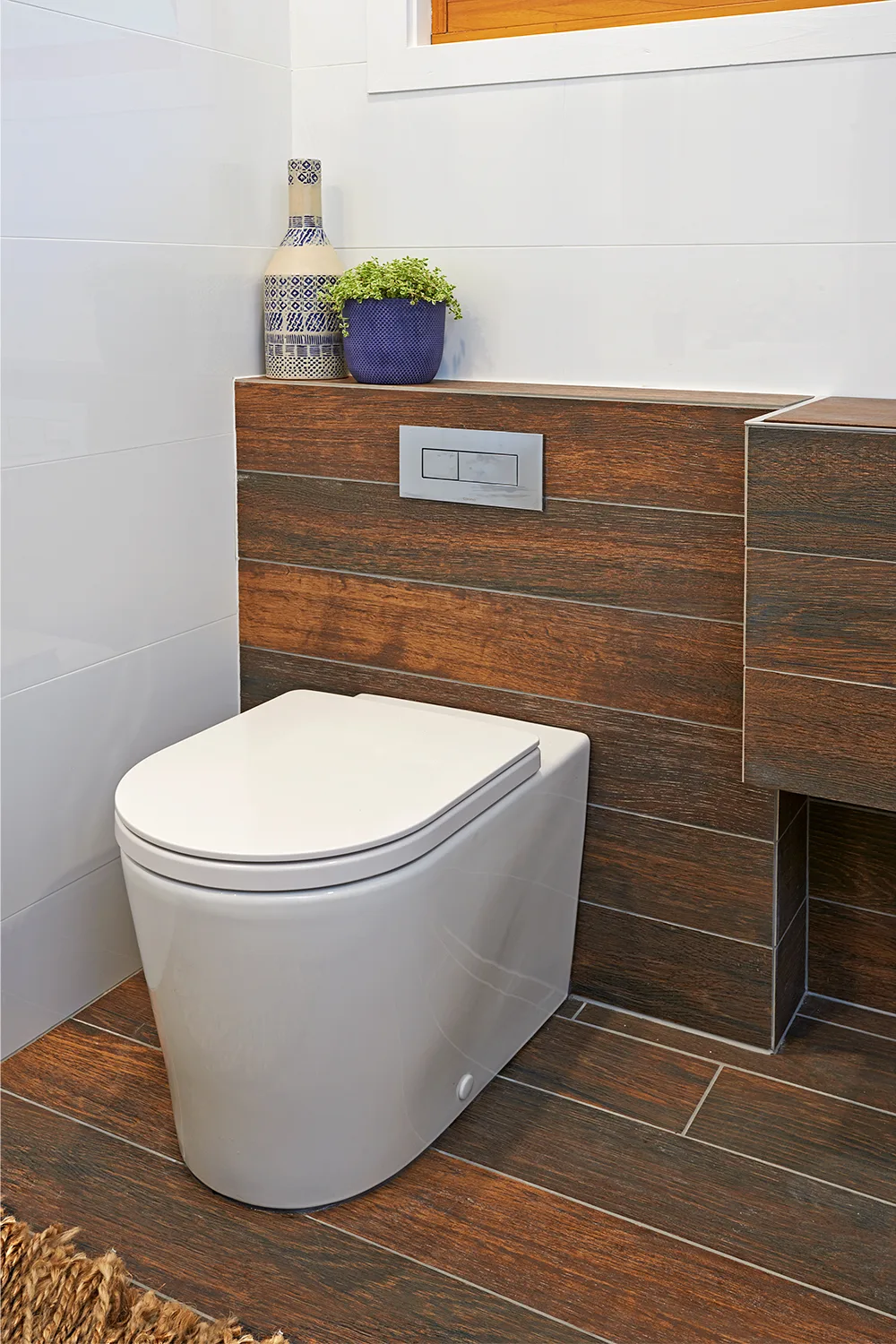 cistern toilet suite