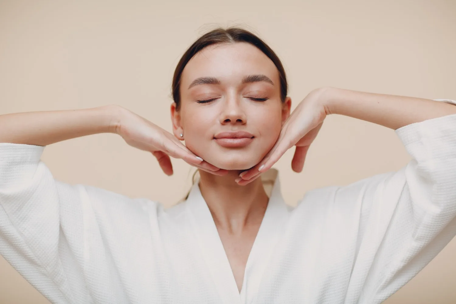 The two-minute face massage that will make you look less tired